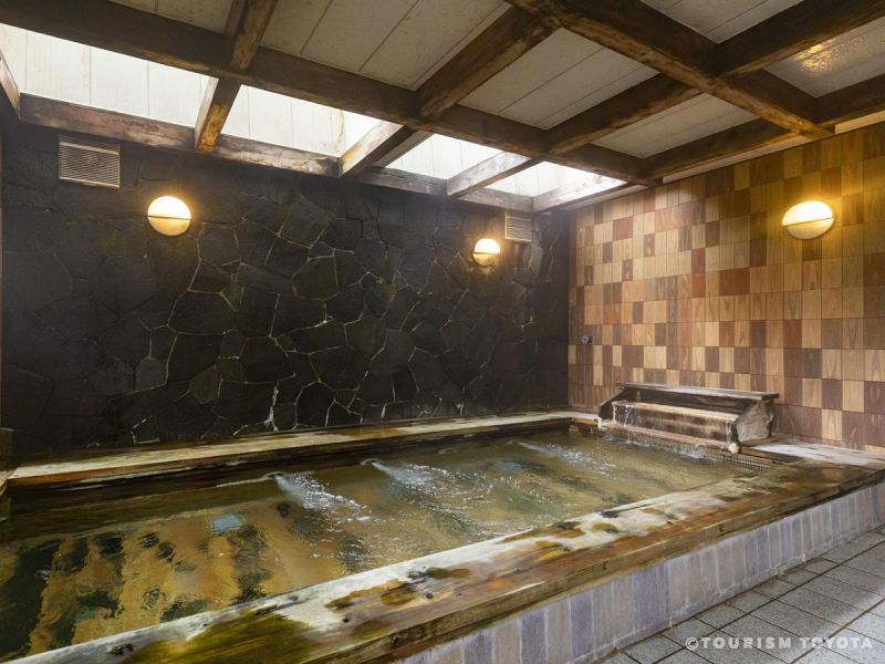 bồn tắm bằng gỗ